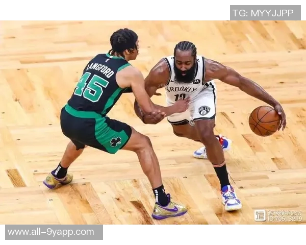 科塔全场拼搏表现出色16投7中贡献14分9板3助并抢下6个前场板 科塔全场拼搏表现出色16投7中贡献14分9板3助并抢下6个前场板