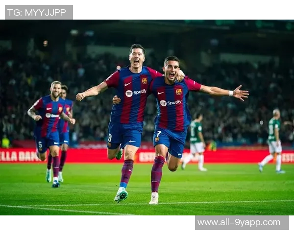 克鲁伊维特称若为巴萨主帅将续约莱万一年看重其经验与能力 克鲁伊维特称若为巴萨主帅将续约莱万一年看重其经验与能力