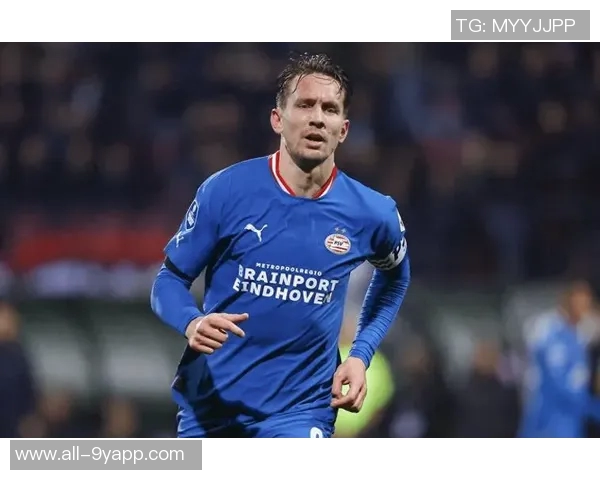 埃因霍温宣布卢克德容告别仪式球员荣登星光大道荣耀时刻 埃因霍温宣布卢克德容告别仪式球员荣登星光大道荣耀时刻