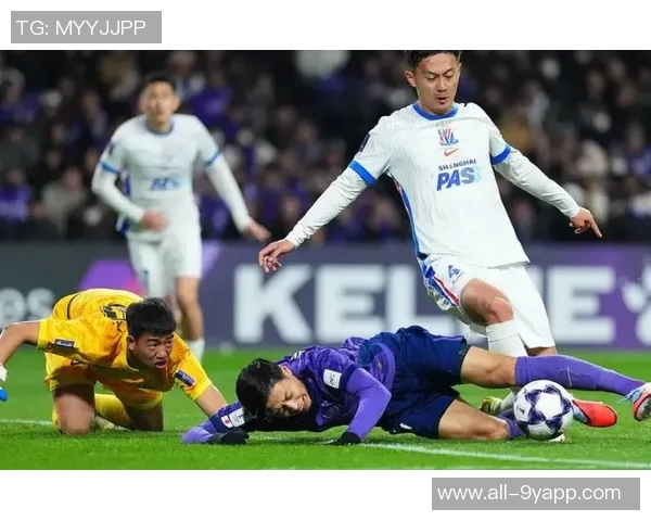 关键时刻鲍亚雄化解单刀险情朱辰杰门线解围保住球队胜利希望