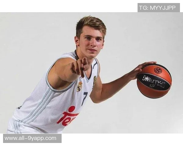 东契奇首度砍下40三双老詹称赞其如魔术师般出色表现