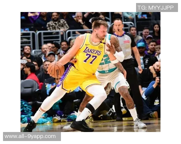 徐静雨分析东契奇失利原因里夫斯防守不力詹姆斯独撑球队表现出色